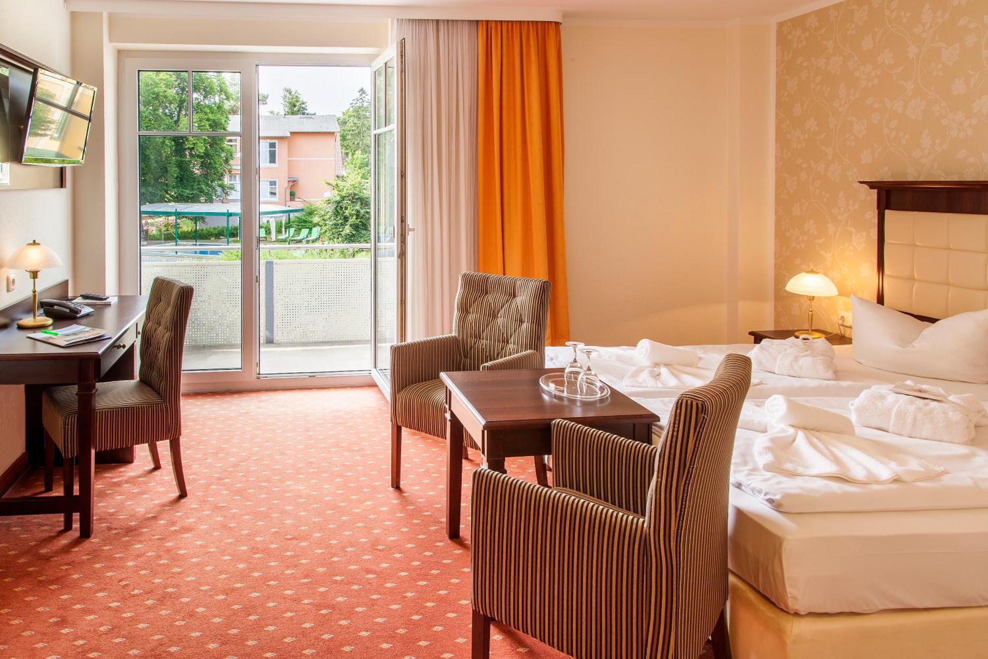 Ostseehotel Villen Im Park - Ein Rovell Hotel Heringsdorf (Usedom) Exterior foto