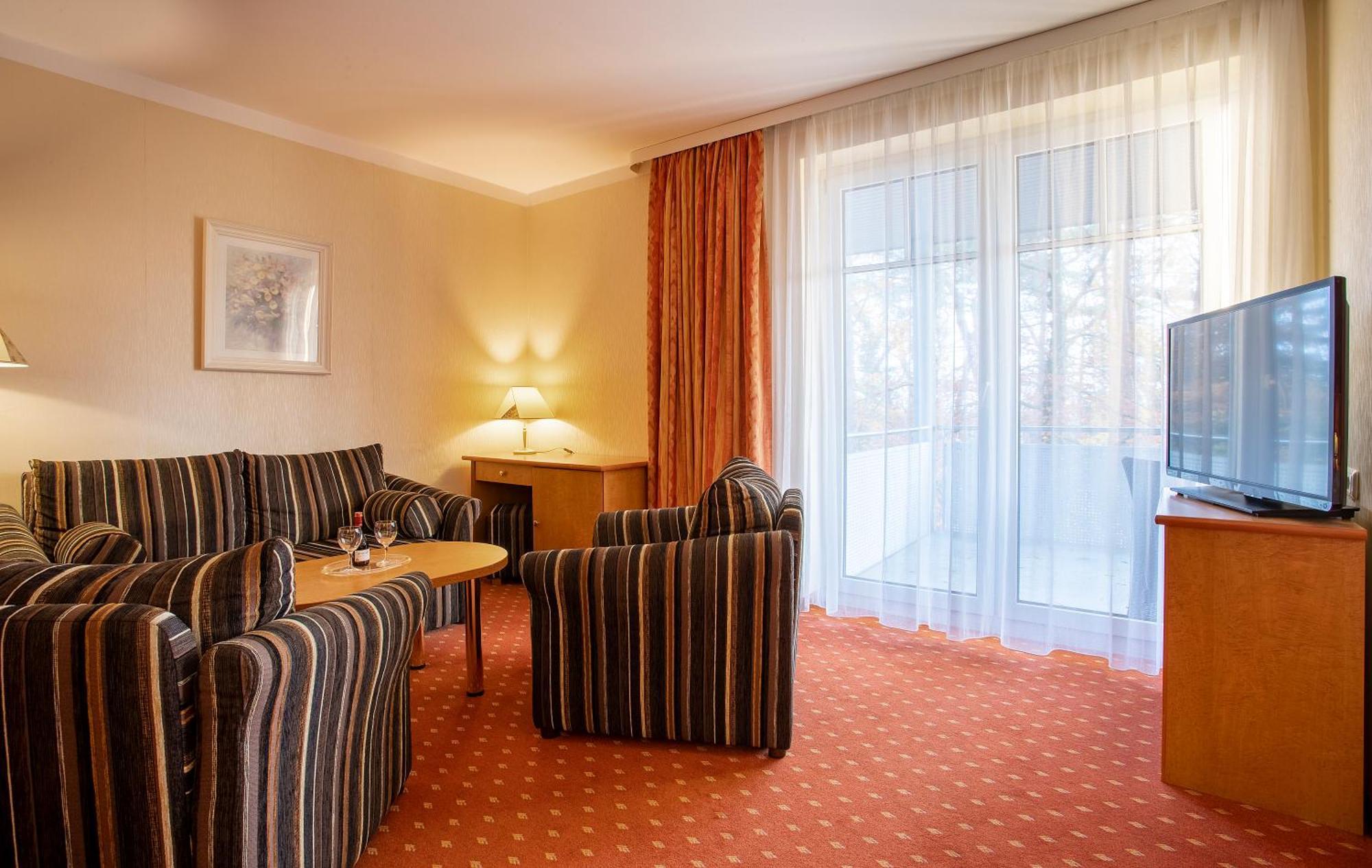 Ostseehotel Villen Im Park - Ein Rovell Hotel Heringsdorf (Usedom) Exterior foto
